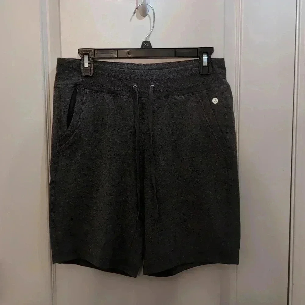 Danskin Essentials Bermuda women's Shorts